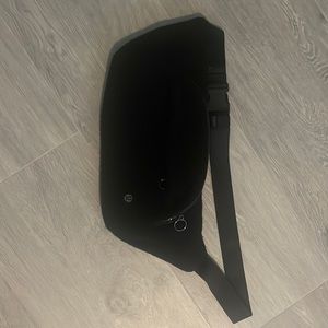 Lululemon athletica on the beat sherpa belt bag